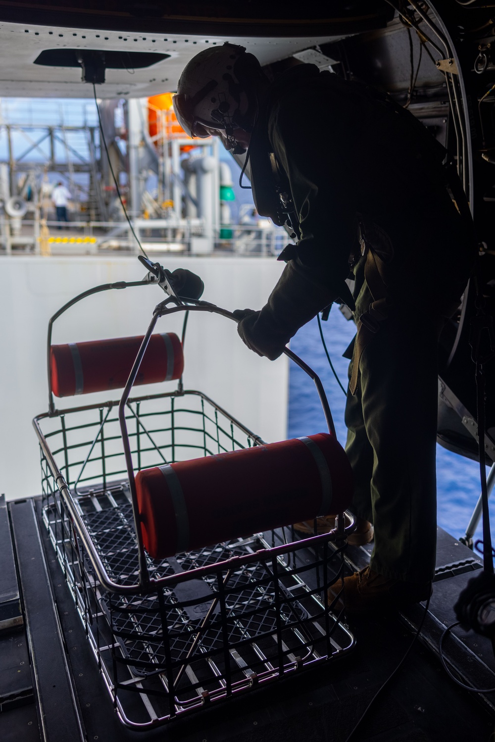 MRF-D 25.3: VMM-363 conducts MV-22B hoist drills aboard the USS Miguel Keith