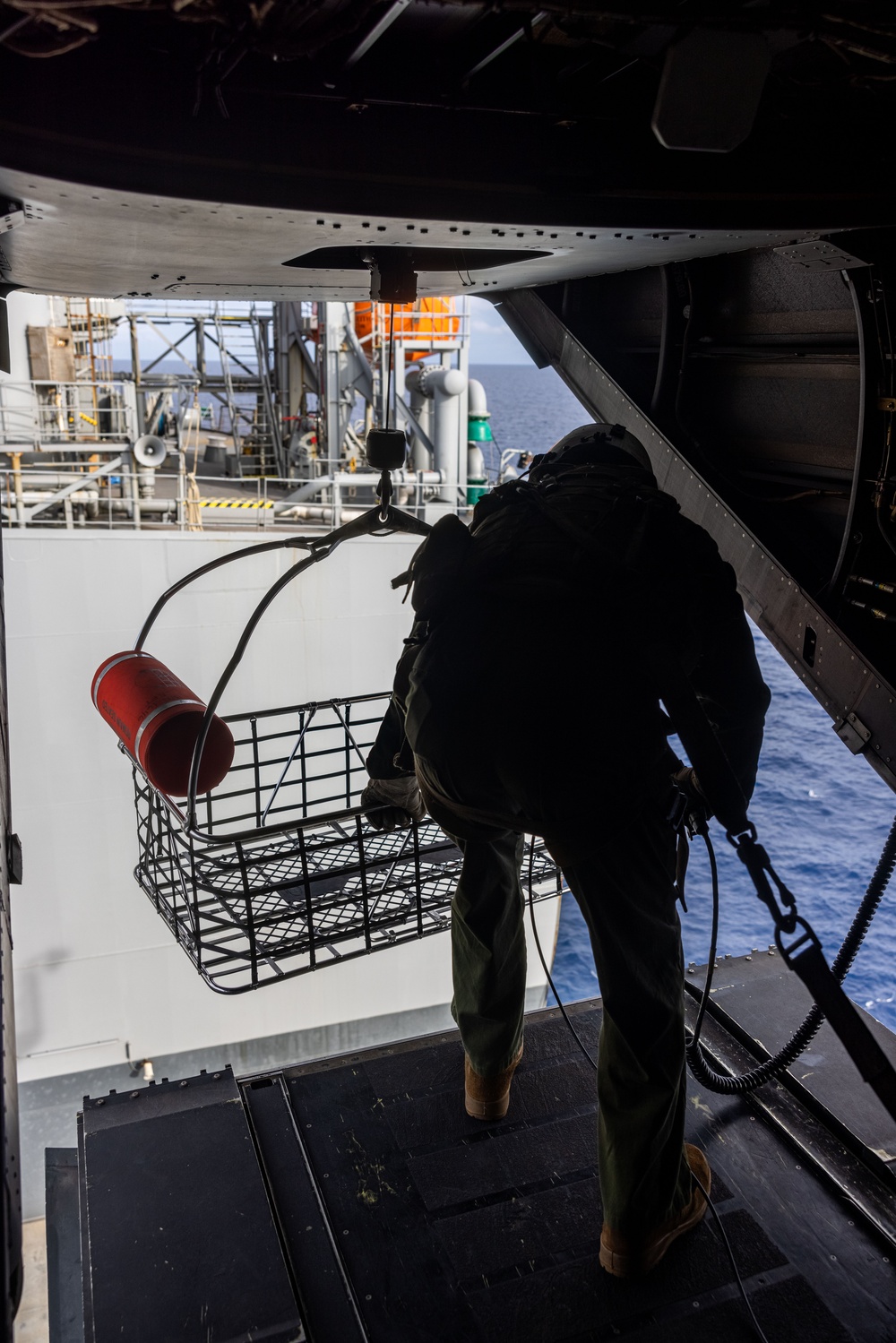 MRF-D 25.3: VMM-363 conducts MV-22B hoist drills aboard the USS Miguel Keith