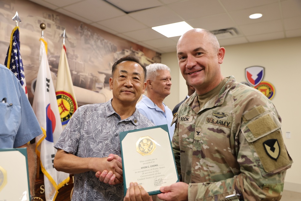 403rd AFSB conducted an awards ceremony recognizing long-term service members and others