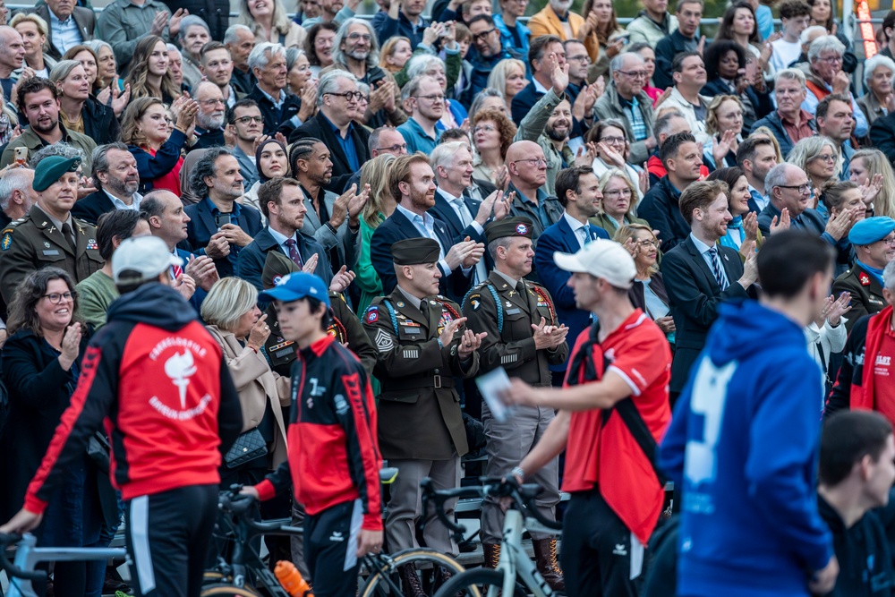 Eindhoven Torchlight Procession Marks 81 Years Since Liberation During Operation Market Garden