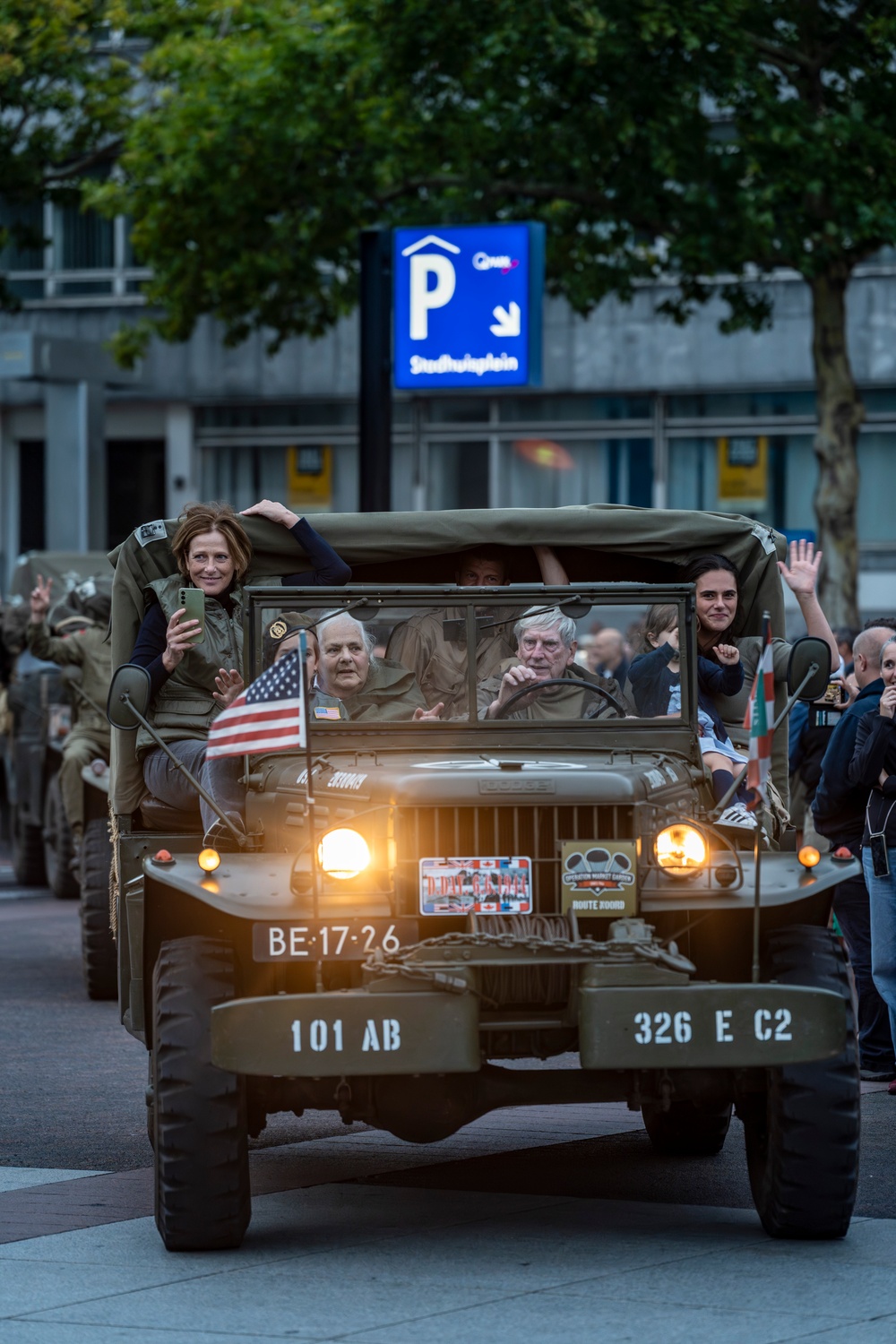 Eindhoven Torchlight Procession Marks 81 Years Since Liberation During Operation Market Garden