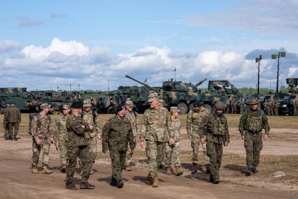 Polish, U.S. and Dutch forces demonstrate combined arms capabilities during Iron Defender-25