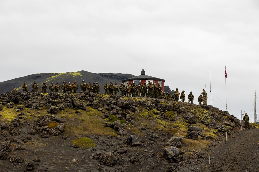Arctic Agility | U.K, U.S, and Norway conduct air support mission on remote arctic islands