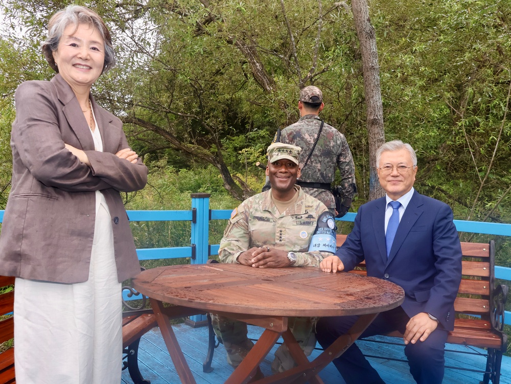 Former South Korea President Moon visits DMZ to commemorate diplomacy with North Korea Former South Korea President Moon visits DMZ to commemorate diplomacy with North Korea