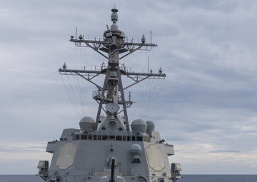 USS Dewey begins bilateral training with HMAS Ballarat