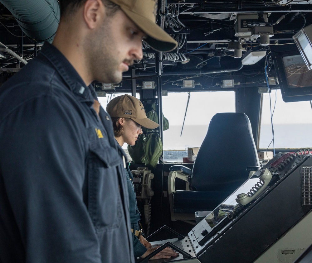USS Dewey begins bilateral training with HMAS Ballarat