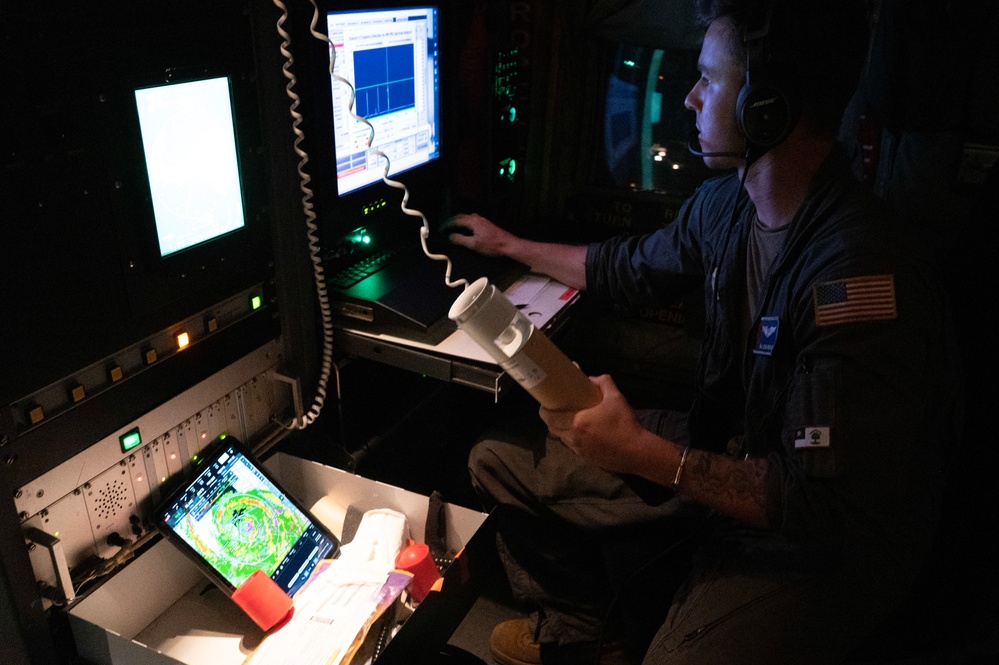 Hurricane Hunters fly Franklin, Idalia