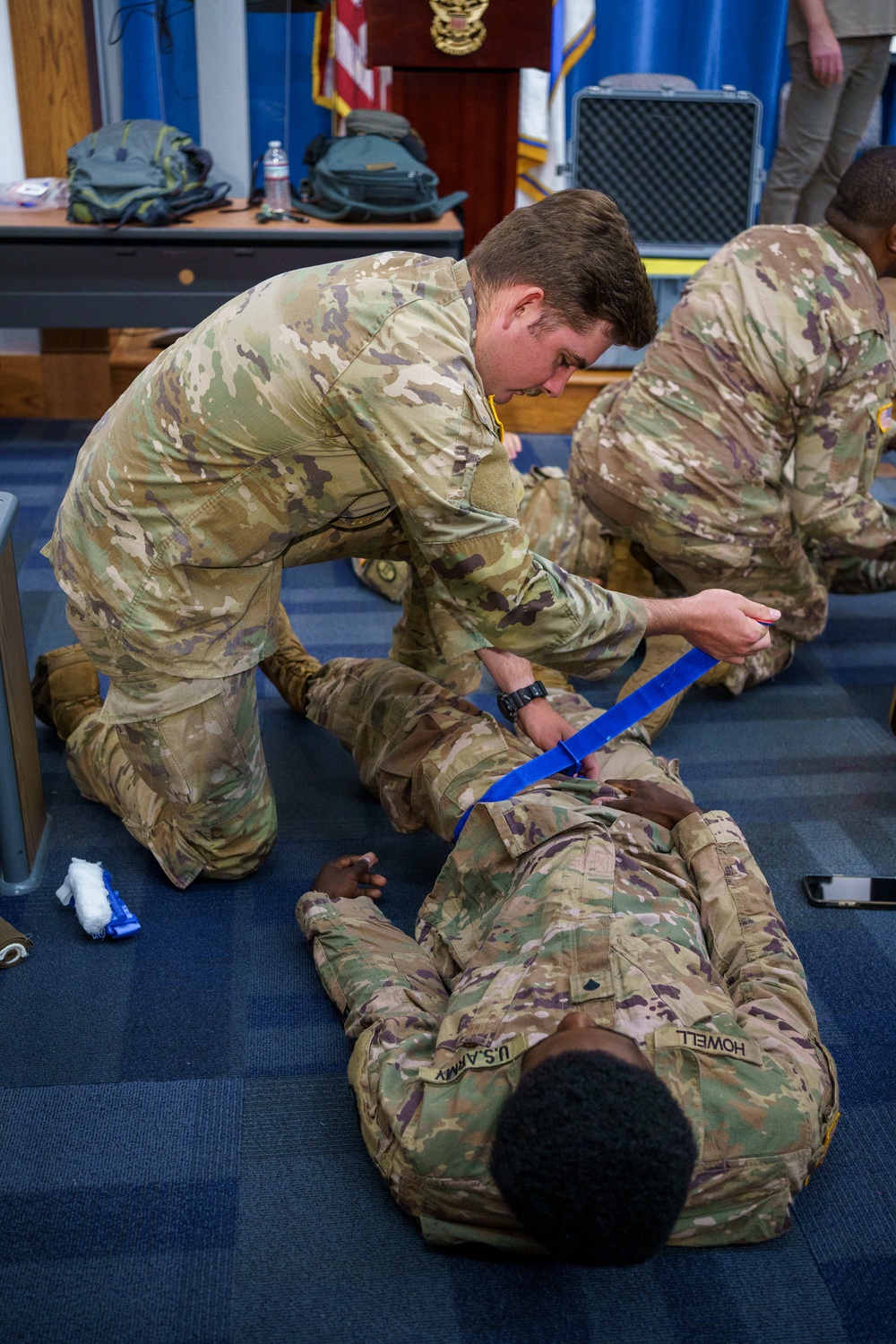 Guardsman Trains on Tourniquet Application