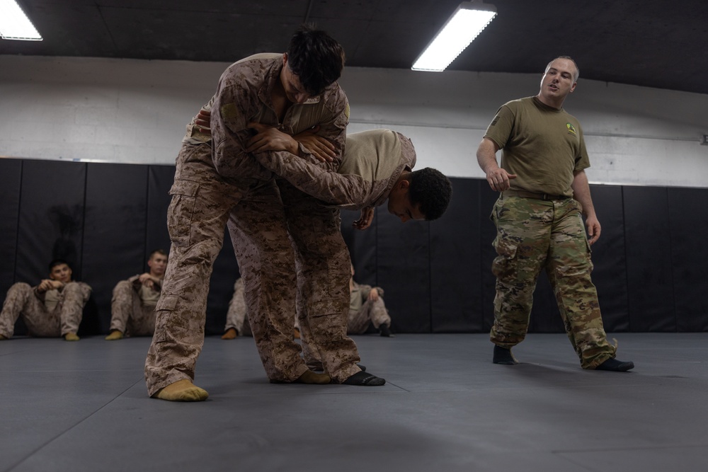 JTF-SB Soldiers provide temporary detention training to JTF-SB Marines