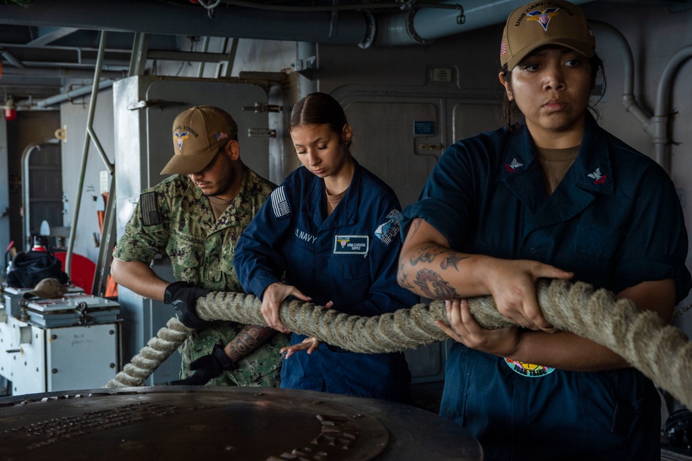USS Carl Vinson returns to homeport