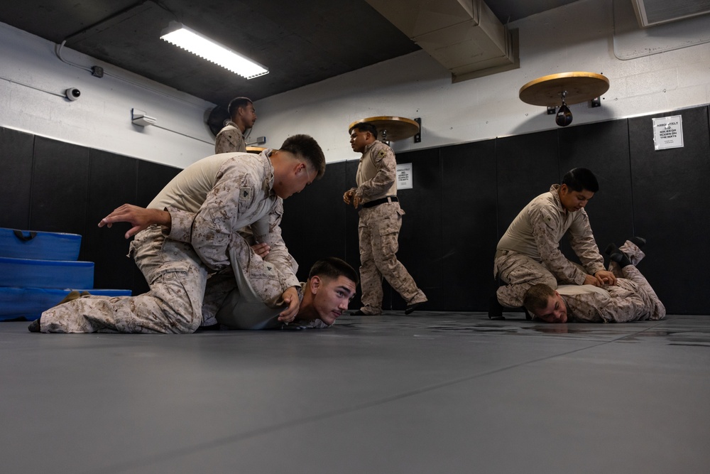 JTF-SB Soldiers provide temporary detention training to JTF-SB Marines