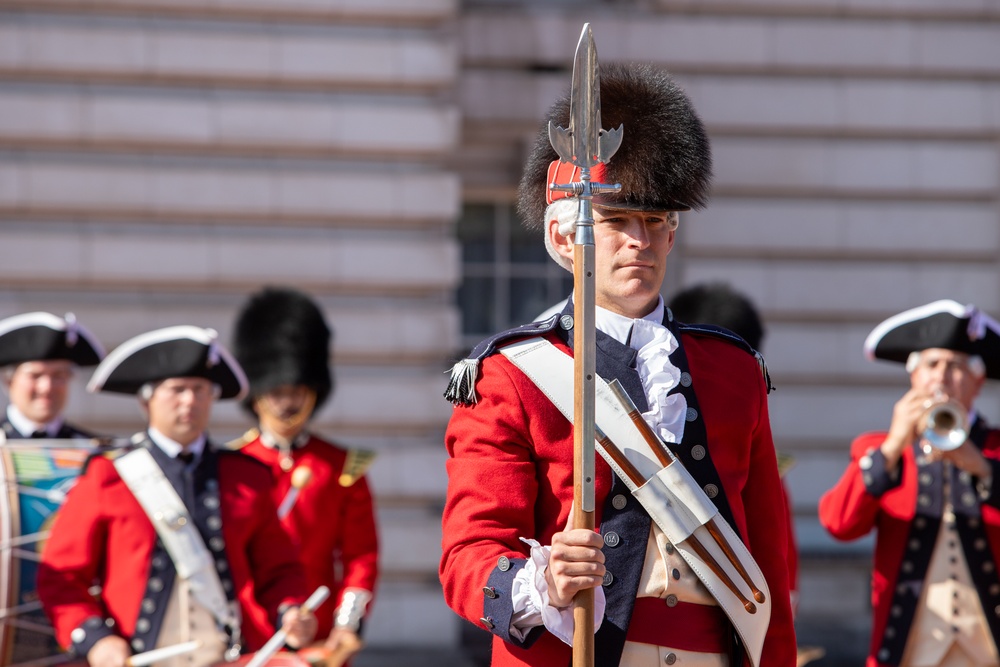 Fife and Drum Corps performs at Buckingham Palace Changing of the Guard