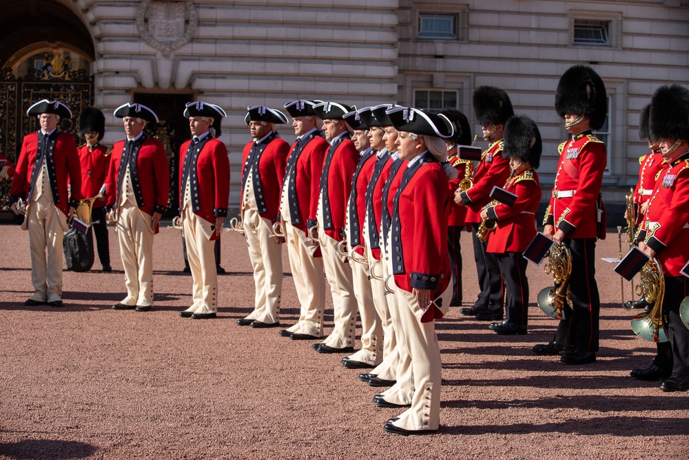 Fife and Drum Corps performs at Buckingham Palace Changing of the Guard