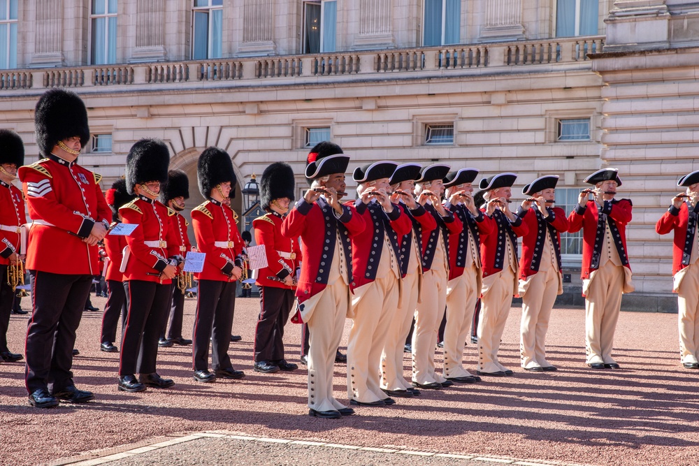 Fife and Drum Corps performs at Buckingham Palace Changing of the Guard