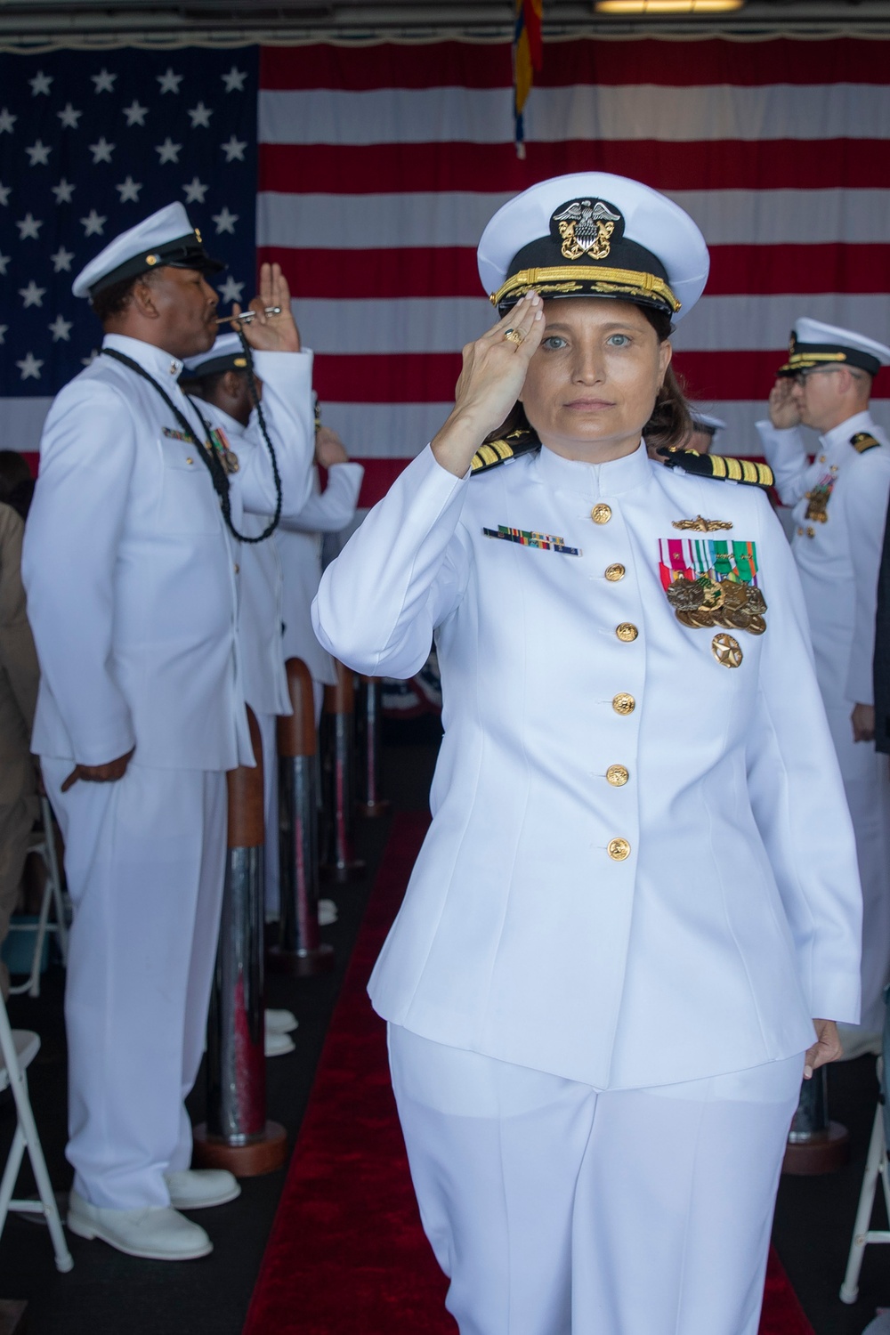 Kearsarge Conducts Change of Command Ceremony