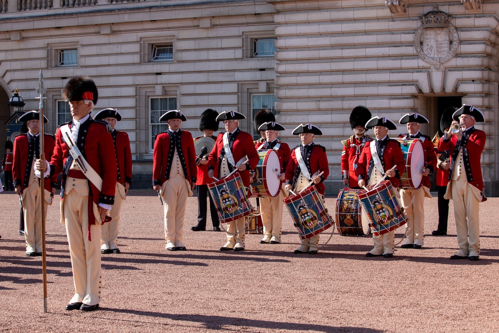 Fife and Drum Corps performs at Buckingham Palace Changing of the Guard