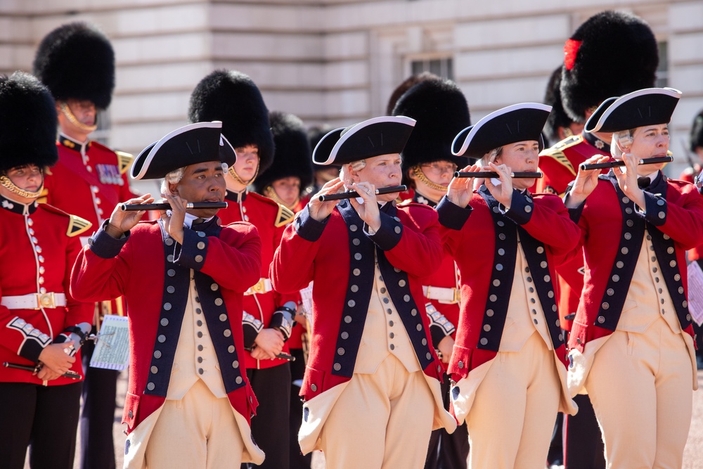 Fife and Drum Corps performs at Buckingham Palace Changing of the Guard