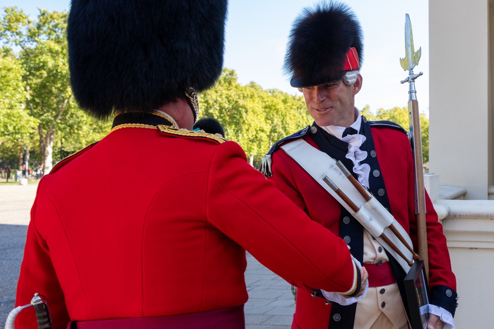 Fife and Drum Corps performs at Buckingham Palace Changing of the Guard