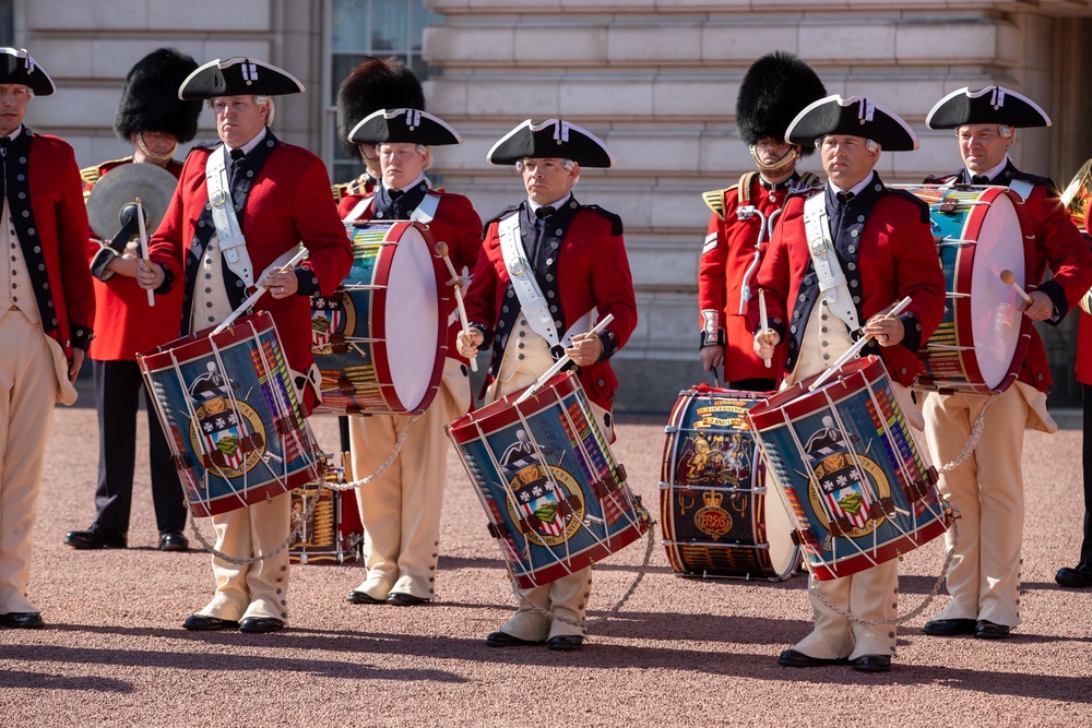 Fife and Drum Corps performs at Buckingham Palace Changing of the Guard
