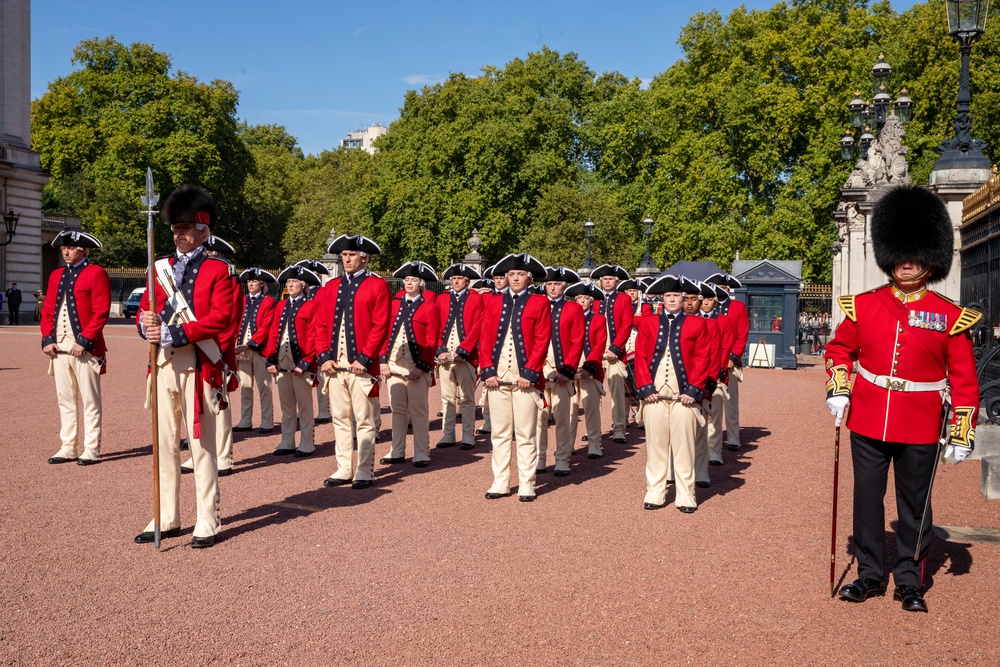 Fife and Drum Corps performs at Buckingham Palace Changing of the Guard