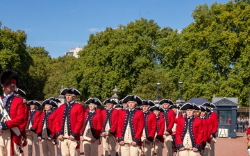 Fife and Drum Corps performs at Buckingham Palace Changing of the Guard