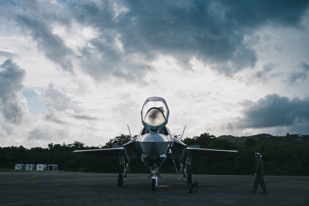 First F-35s land in Puerto Rico