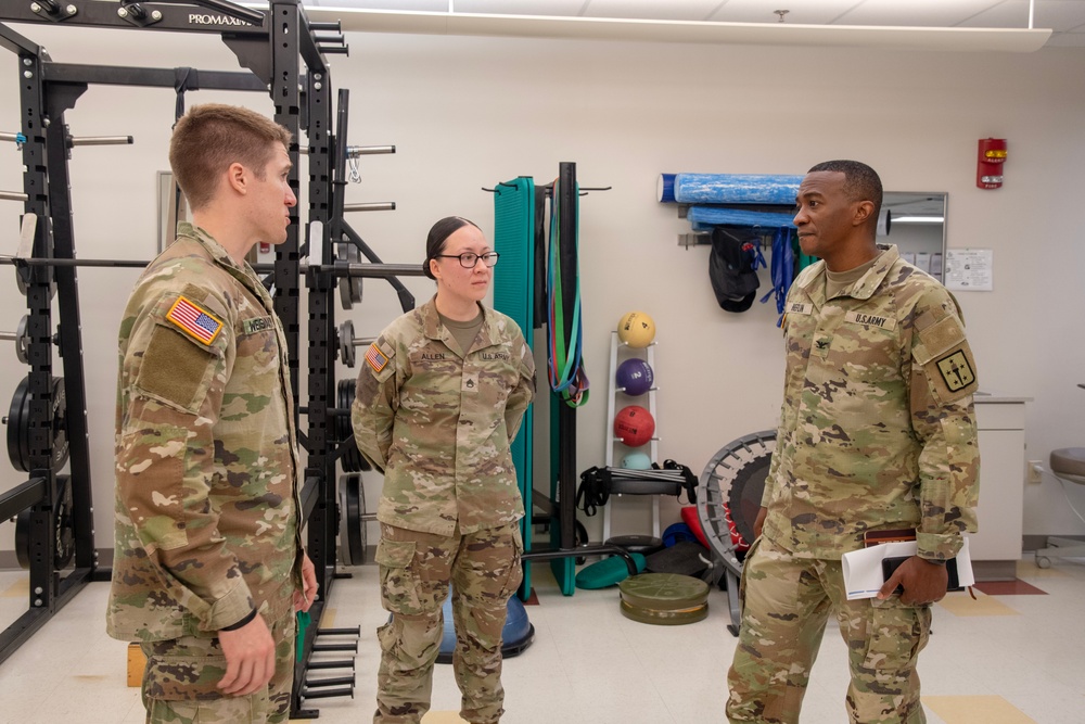 Colonel Heflin Tours Kenner Army Health Clinic