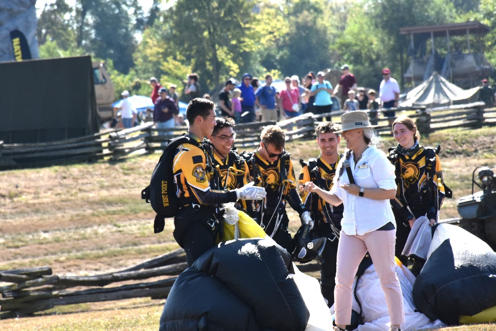 West Point Parachutists Drop in Army Expo ’25