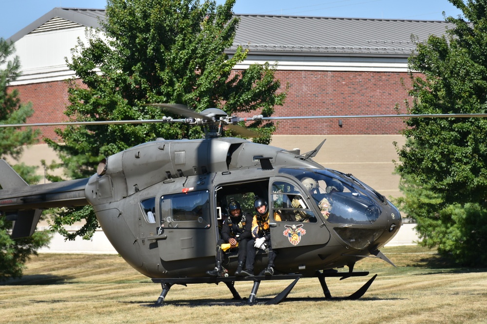 Helicopter Prepares for Black Knights’ High-Flying Demo at ARMY EXPO ’25
