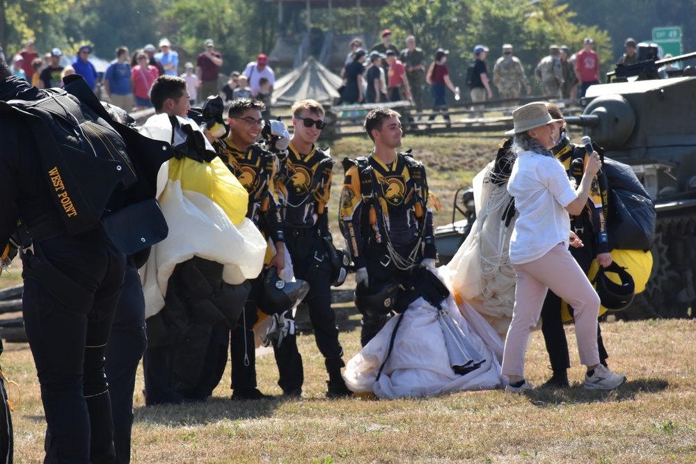 West Point Parachute Team Poses for Fans at Army Expo ’25