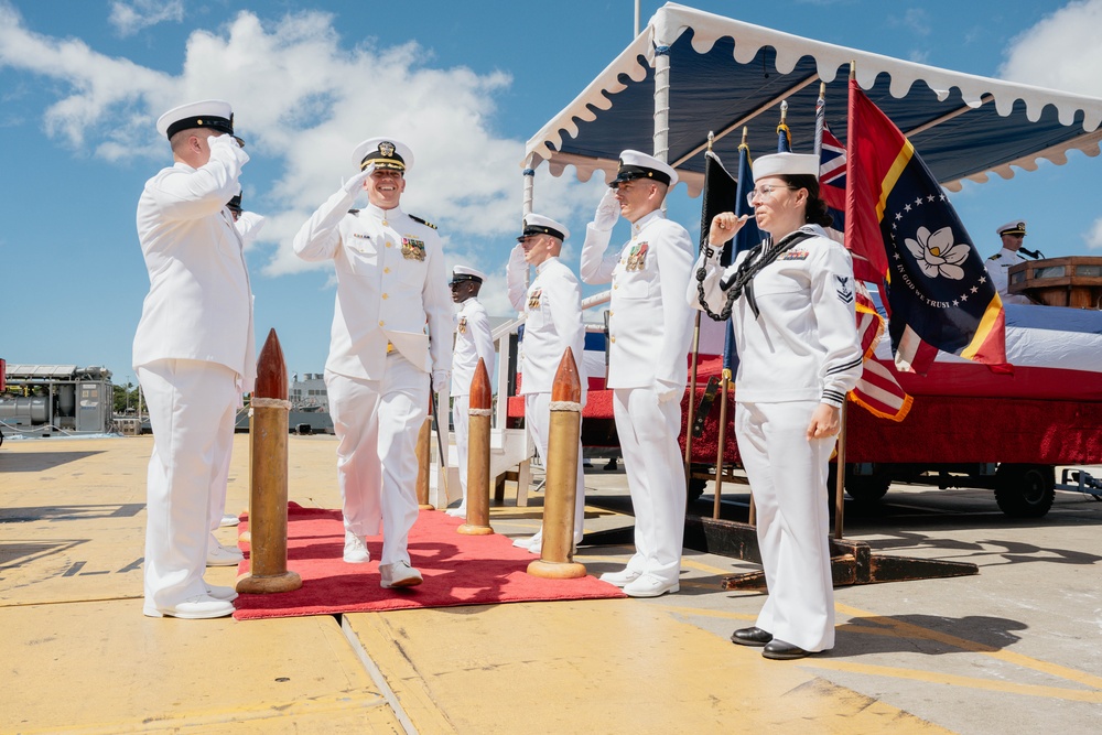 USS Mississippi (SSN 782) Holds Change of Command Ceremony