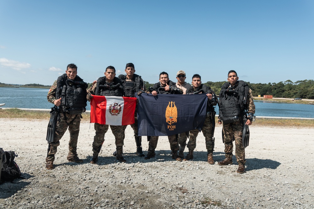 UNITAS 2025: Multinational forces conduct dive operations together