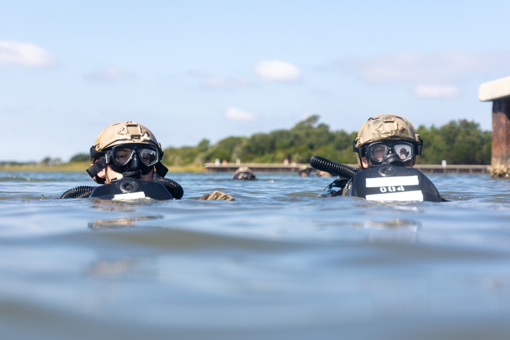 UNITAS 2025: Multinational forces conduct dive operations together