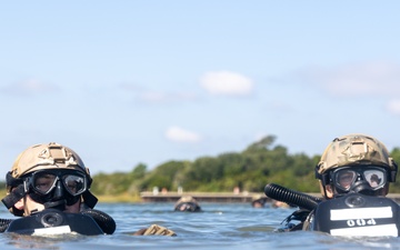 UNITAS 2025: Multinational forces conduct dive operations together