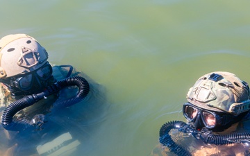 UNITAS 2025: Multinational forces conduct dive operations together