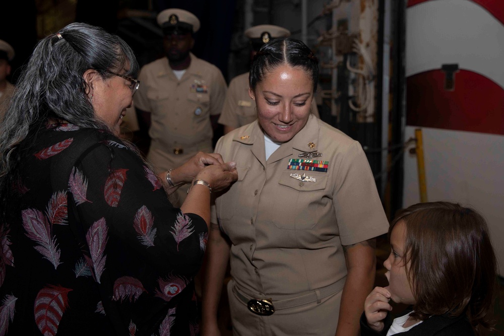 Kearsarge Holds Senior Chief Pinning Ceremony