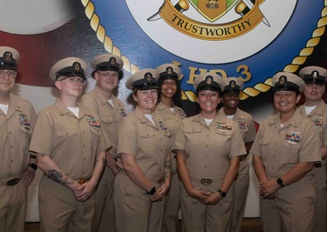 Kearsarge Holds Senior Chief Pinning Ceremony