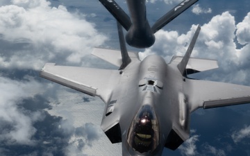 Kadena’s KC-135s fuel Freedom Edge 25