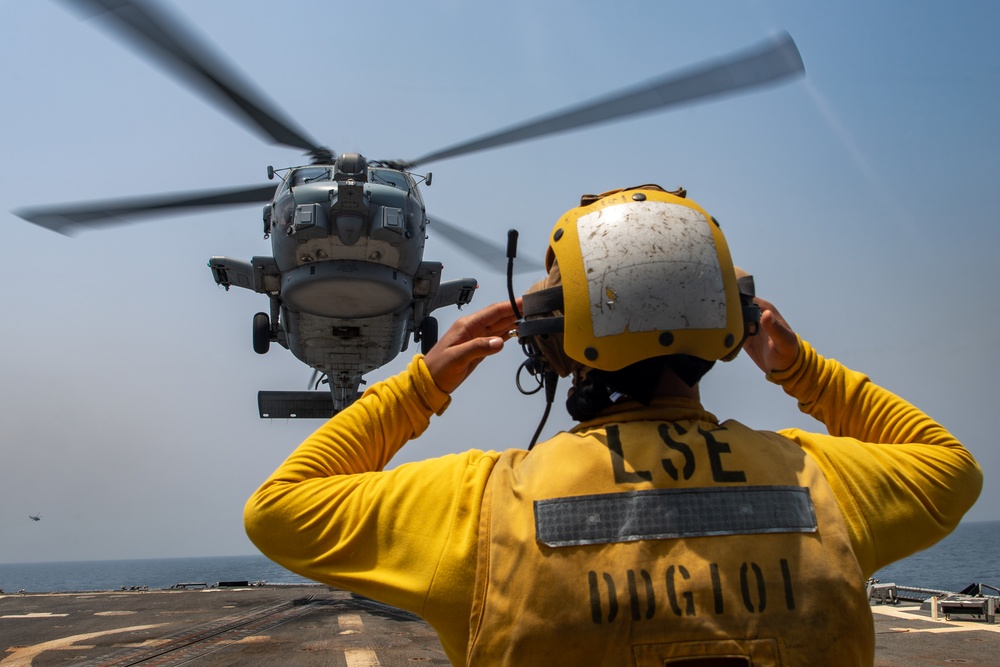 Royal Saudi Navy MH-60R Lands On USS Gridley