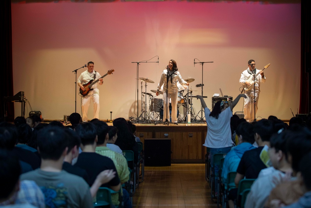 U.S. 7th Fleet band performs at Seoul Jeongmun School