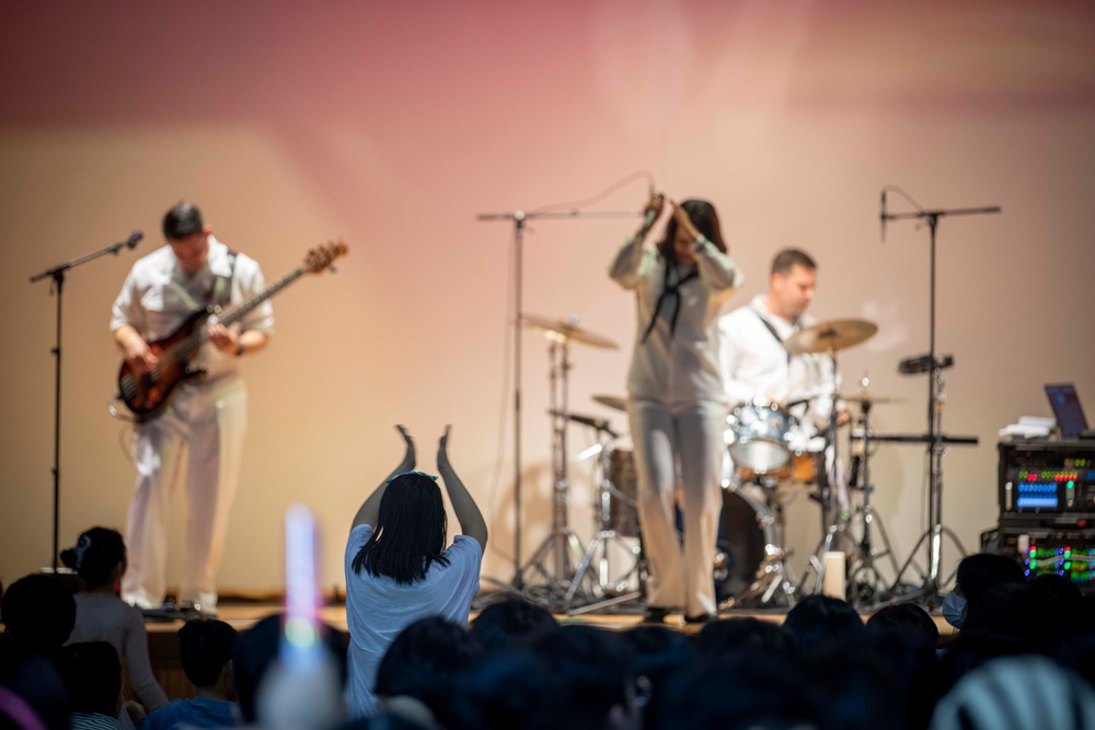 U.S. 7th Fleet band performs at Seoul Jeongmun School