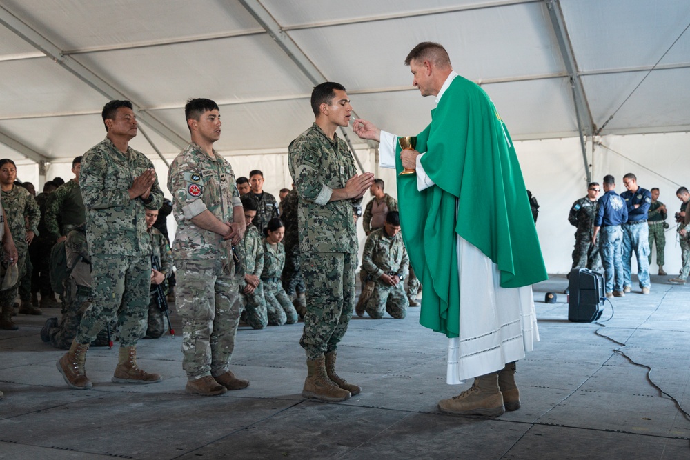UNITAS 2025: Multinational forces attend a religious service