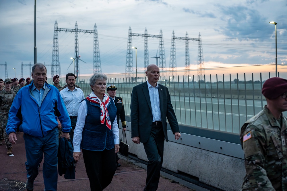 Sunset Crossing at De Oversteek Honors 82nd Airborne’s WWII Sacrifice