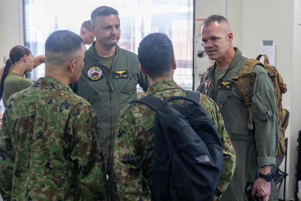 1st Marine Aircraft Wing, Japan Ground Self-Defense Force leaders visit JMSDF Kanoya Air Base