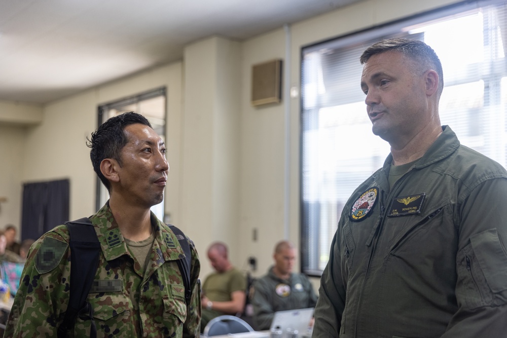 1st Marine Aircraft Wing, Japan Ground Self-Defense Force leaders visit JMSDF Kanoya Air Base