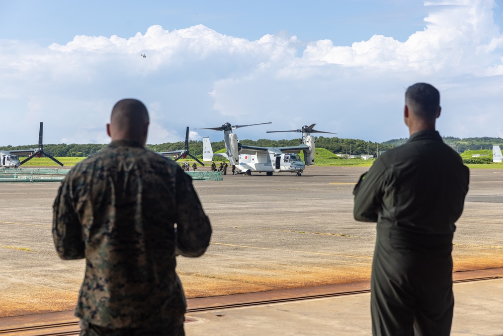 1st Marine Aircraft Wing, Japan Ground Self-Defense Force leaders visit JMSDF Kanoya Air Base