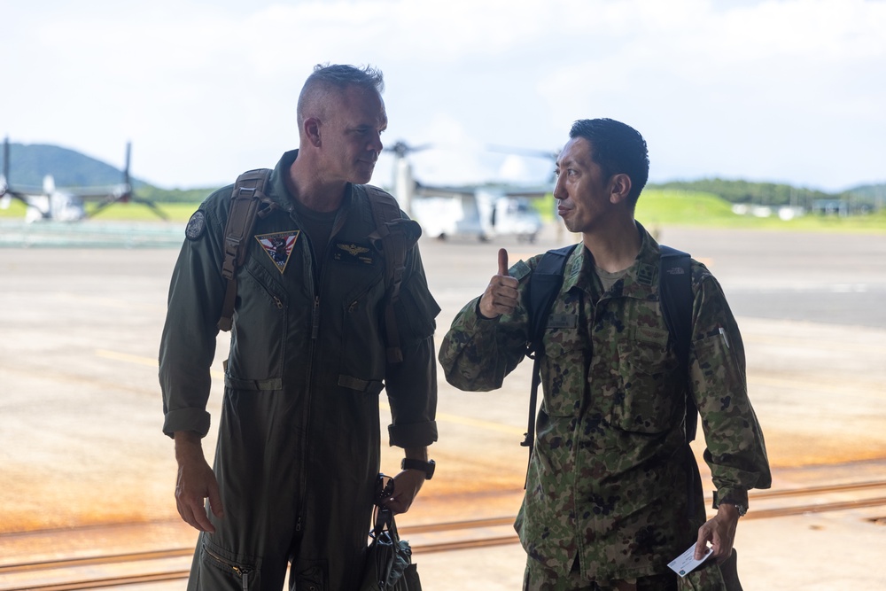 1st Marine Aircraft Wing, Japan Ground Self-Defense Force leaders visit JMSDF Kanoya Air Base