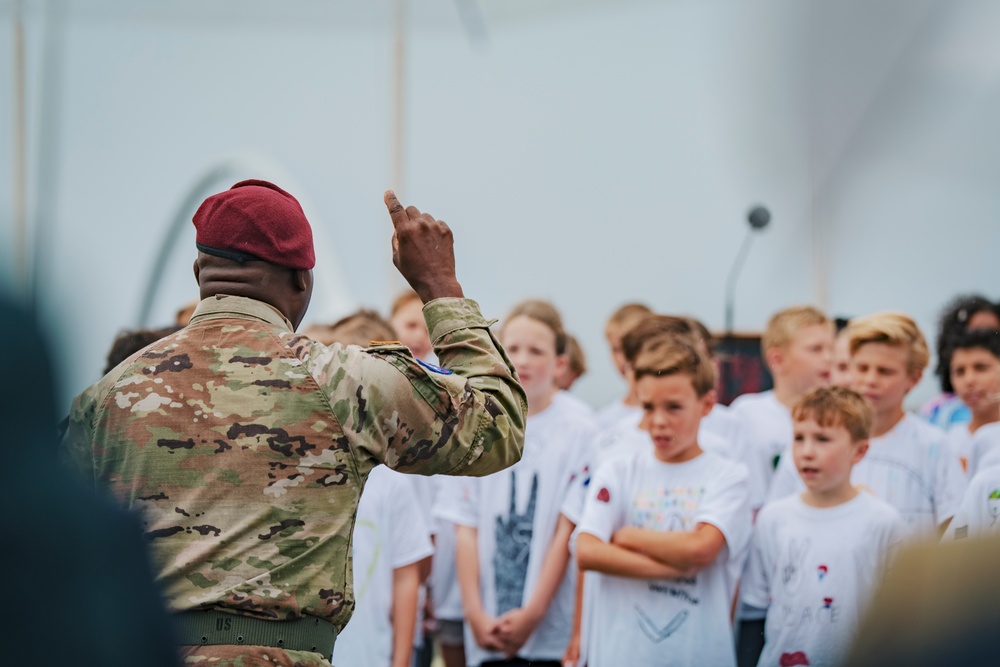 Market Garden 81 - Waal River Crossing Ceremony