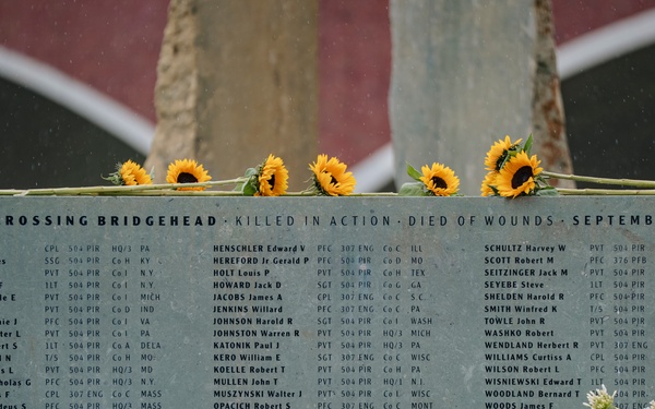 Market Garden 81 - Waal River Crossing Ceremony