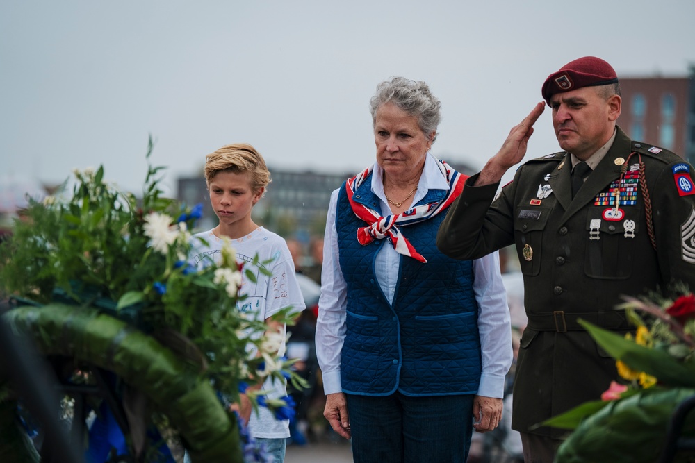 Market Garden 81 - Waal River Crossing Ceremony